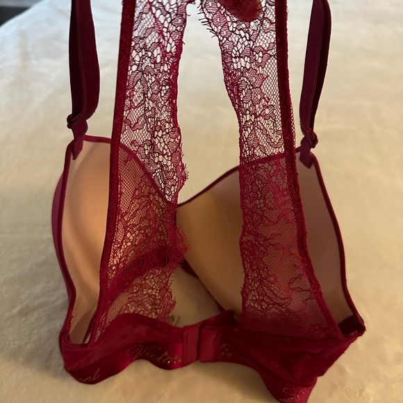 Victoria’s Secret wireless t-shirt bra - Picture 2 of 4